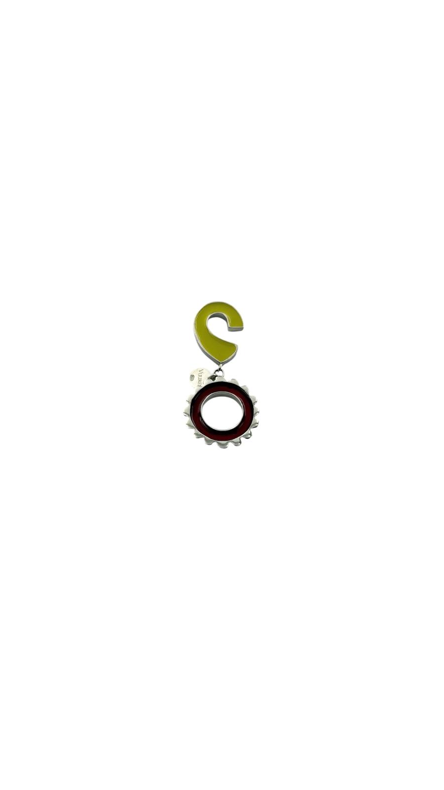 Spiral pin with Nafana Flower Drop - Green and Black